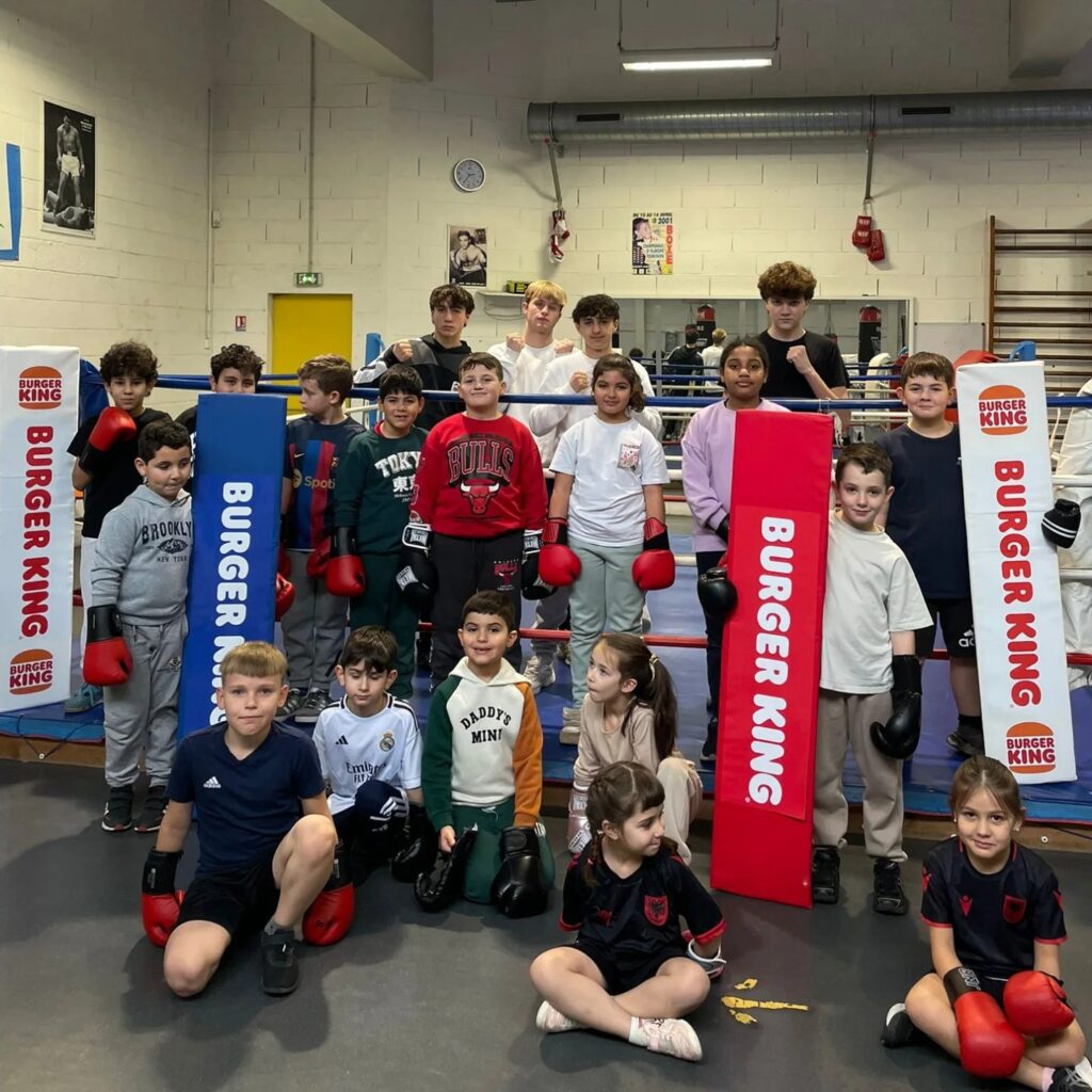 Habillage du ring avec notre sponsor Burger King La Rochelle